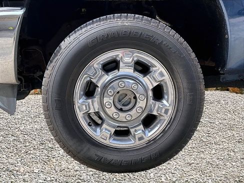 Used 2016 Ford F250 XLT w/ XLT Premium Package image 9