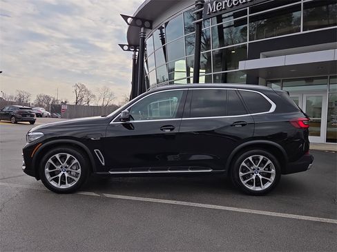 Used 2023 BMW X5 xDrive45e image 2