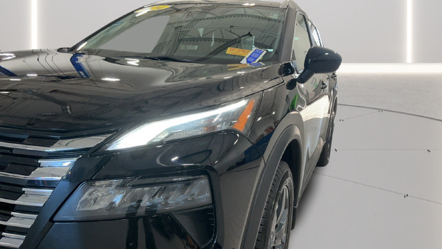 Used 2024 Nissan Rogue SV w/ SV Premium Package AWD/4WD image 32