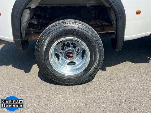 Used 2023 GMC Sierra 3500 Denali w/ Denali Ultimate Package AWD/4WD image 9