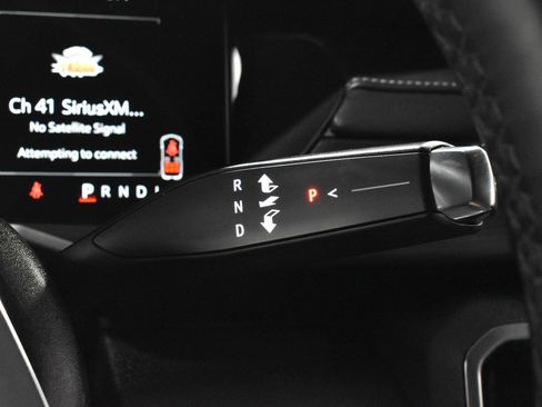 Used 2025 GMC Acadia Elevation image 14