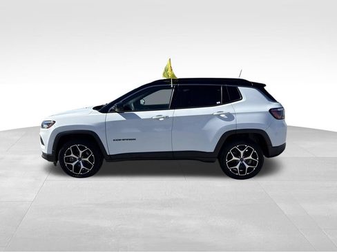 Used 2025 Jeep Compass Limited AWD/4WD image 15