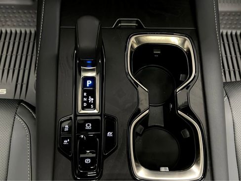 New 2026 Lexus RX 350h AWD/4WD image 32