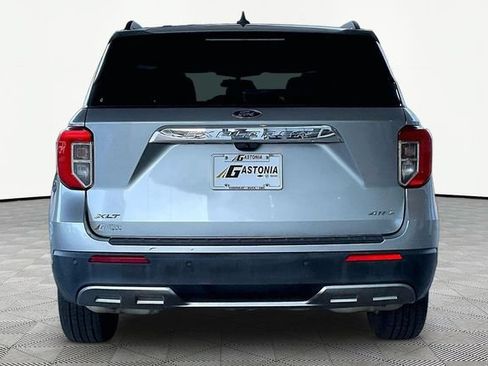 Used 2023 Ford Explorer XLT w/ Equipment Group 202A AWD/4WD image 6