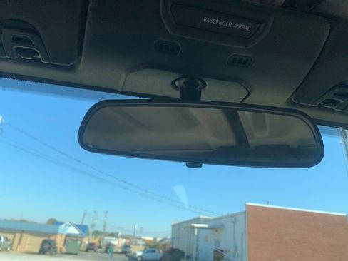 Used 2018 Jeep Wrangler Unlimited Sahara w/ Safety Group image 19