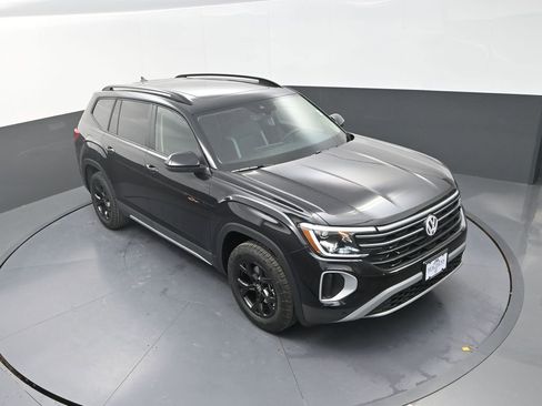 New 2026 Volkswagen Atlas Peak Edition AWD/4WD image 13