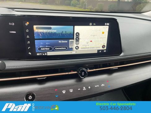 Used 2023 Nissan Ariya AWD image 26
