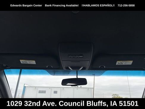 Used 2017 Dodge Grand Caravan SXT FWD image 12