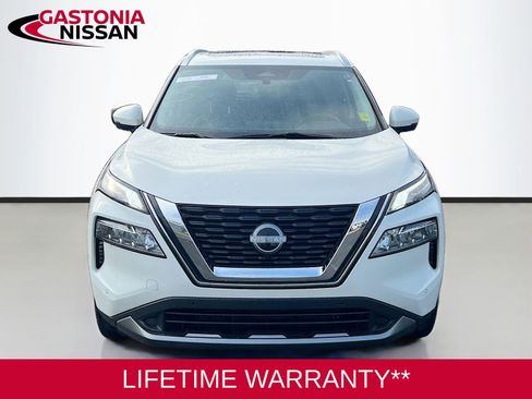 Used 2023 Nissan Rogue SL w/ SL Premium Package image 2