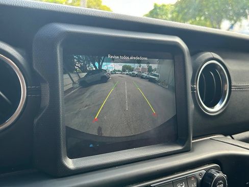 Used 2022 Jeep Wrangler Unlimited Sahara w/ Cold Weather Group AWD/4WD image 24
