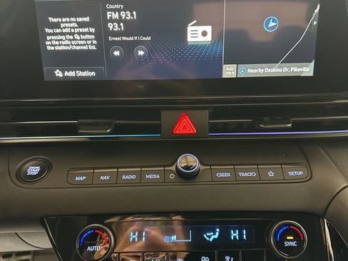 New 2025 Hyundai Elantra SEL image 12