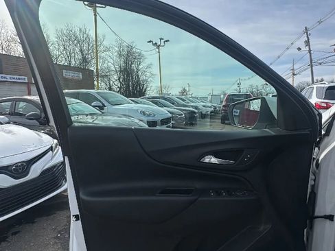 Used 2020 Chevrolet Equinox LT image 9