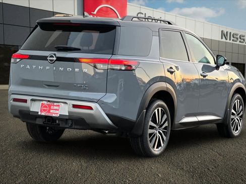 New 2025 Nissan Pathfinder Platinum image 3