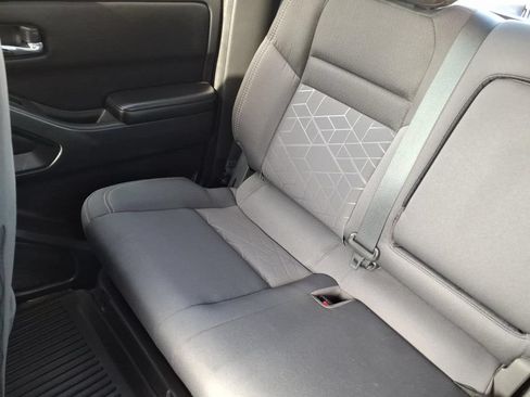 Used 2025 Nissan Frontier SV RWD image 17
