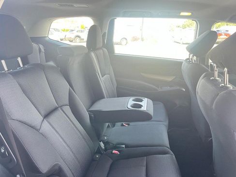 Used 2022 Subaru Ascent 8-Passenger AWD/4WD image 14