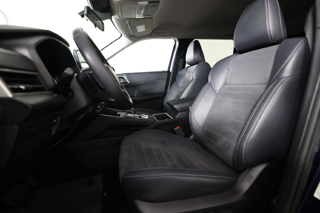 Used 2023 Mitsubishi Outlander SE FWD image 16