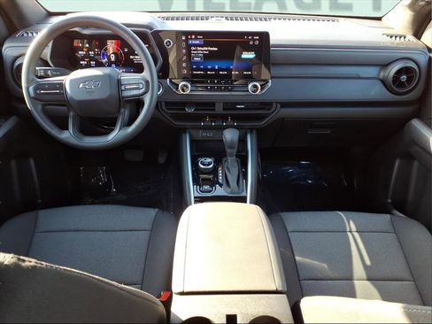 Used 2024 Chevrolet Colorado Trail Boss w/ Technology Package image 11