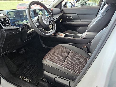 New 2026 Nissan Kicks SR w/ Cold Weather Package image 8