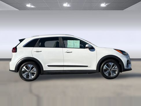 Used 2020 Kia Niro EX image 7