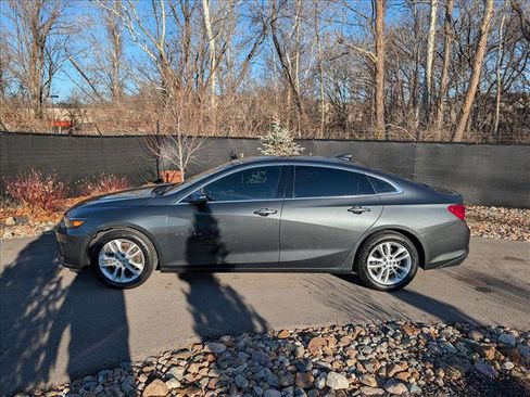 Used 2016 Chevrolet Malibu LT w/ Leather Package image 2