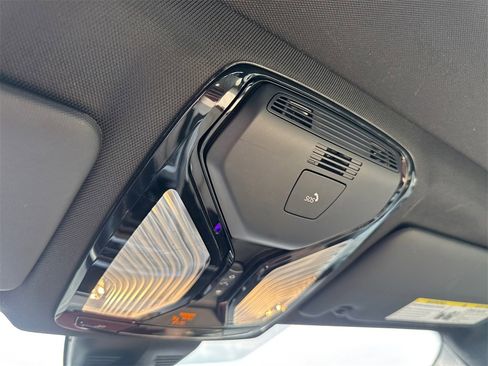 Used 2020 BMW 330i Sedan w/ Driving Assistance Package image 31