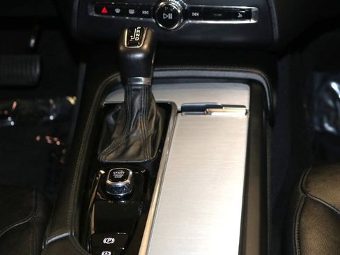 Used 2022 Volvo XC90 T5 Momentum AWD/4WD image 48