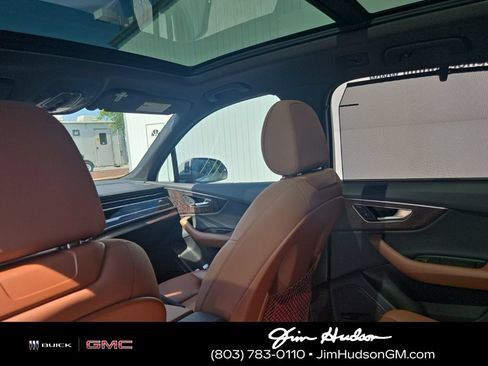 Used 2020 Audi Q7 3.0T Prestige w/ Prestige Package AWD/4WD image 10