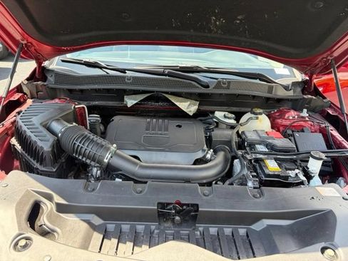 Used 2025 Chevrolet Blazer LT FWD image 11