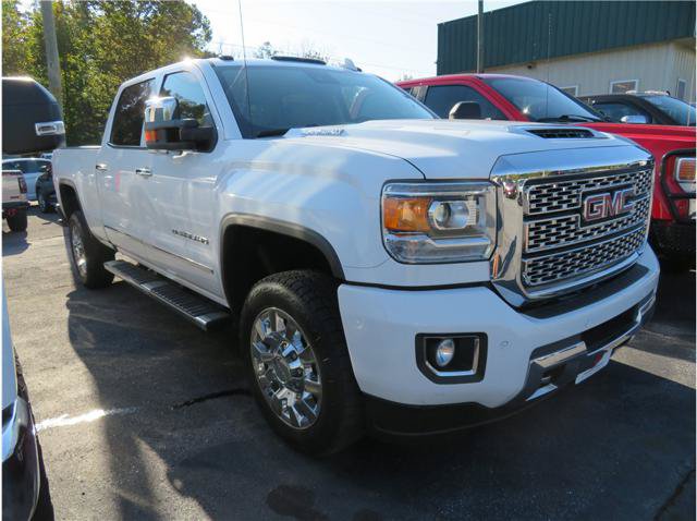 Used 2019 GMC Sierra 2500 Denali w/ Duramax Plus Package AWD/4WD image 1