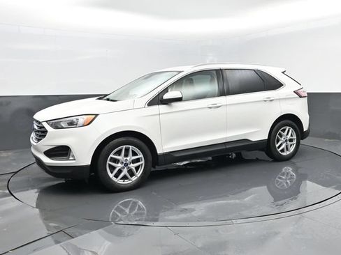 Used 2021 Ford Edge SEL w/ Convenience Package AWD/4WD image 2
