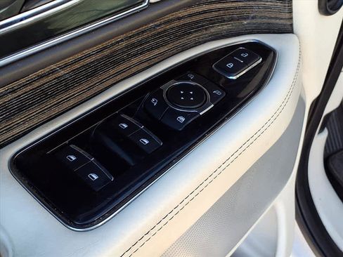 Used 2018 Lincoln Navigator Black Label image 17