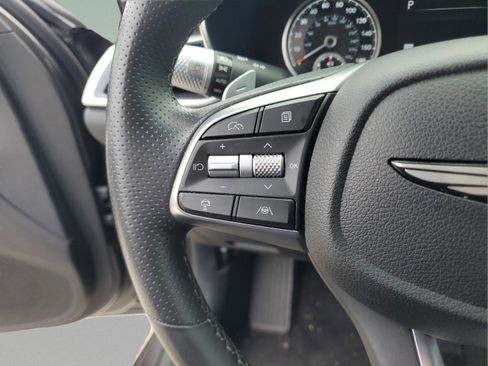 Used 2025 Genesis G70 2.5T image 25