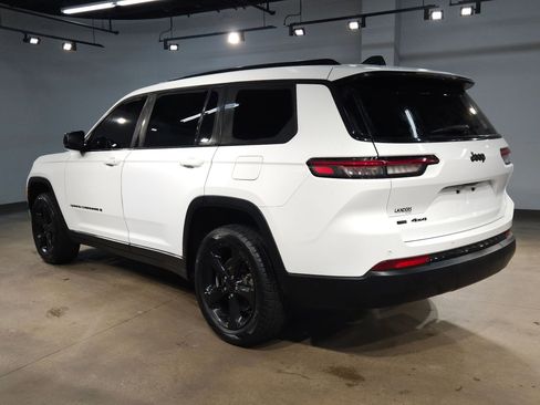 Used 2023 Jeep Grand Cherokee L Altitude image 5