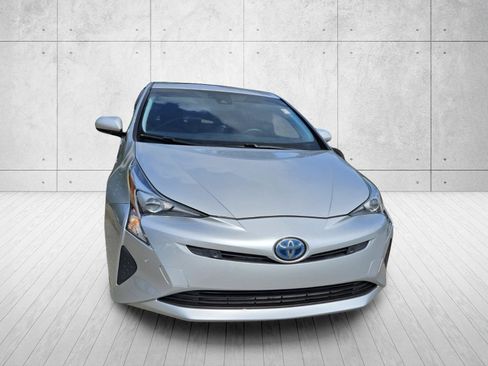 Used 2018 Toyota Prius Four w/ Advanced Technology Package FWD image 4