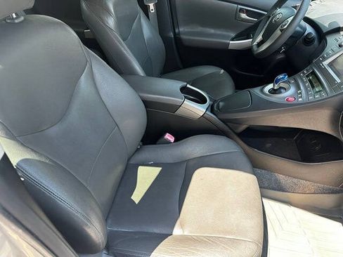 Used 2013 Toyota Prius Three w/ Solar Roof Pkg FWD image 11