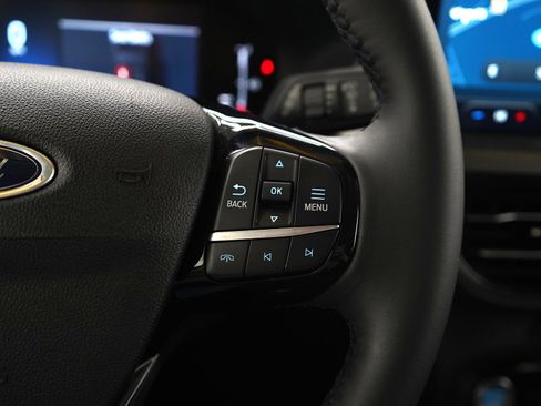 Used 2023 Ford Escape SE image 25