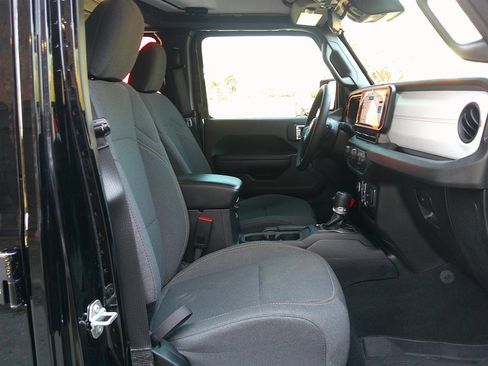 Used 2024 Jeep Gladiator Sport image 26