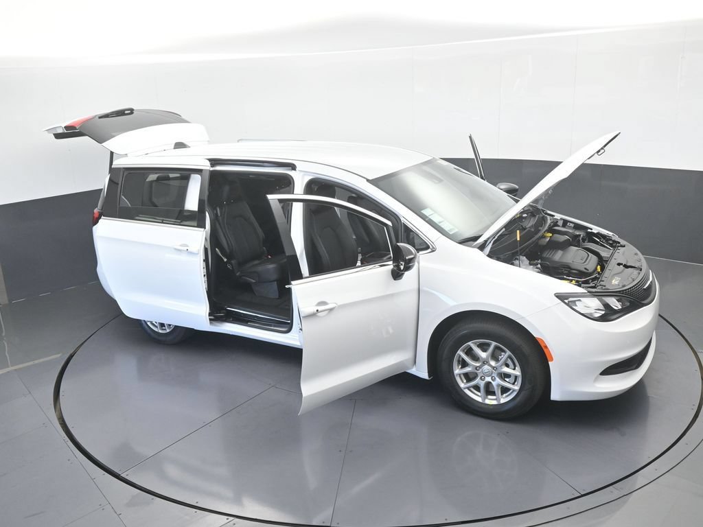 New 2026 Chrysler Voyager LX FWD image 66