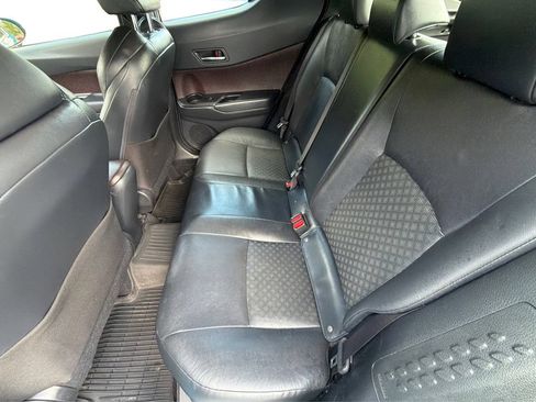 Used 2019 Toyota C-HR Limited FWD image 10