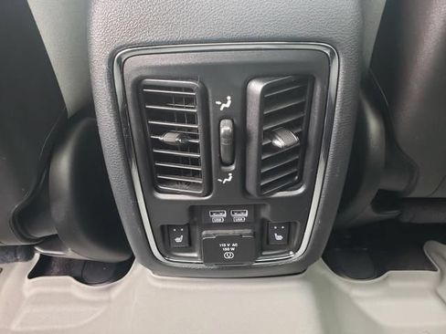 Used 2018 Jeep Grand Cherokee Limited AWD/4WD image 14