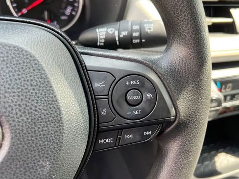 Used 2021 Toyota RAV4 XLE image 17