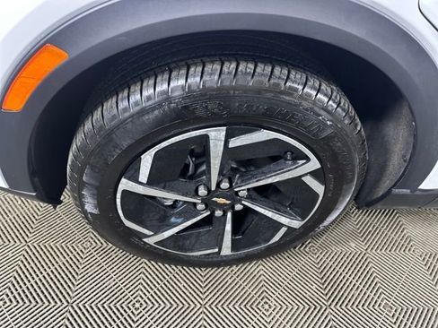 Used 2025 Chevrolet Equinox EV LT image 10