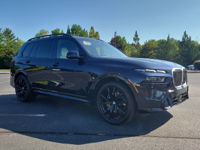 Used 2023 BMW X7 xDrive40i w/ M Sport Package AWD/4WD image 3