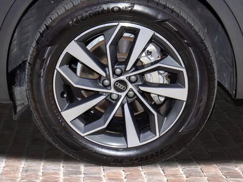 Used 2023 Audi Q5 2.0T Premium w/ Convenience Package image 38