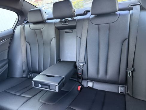 Used 2018 BMW 530e RWD image 16