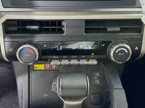 Certified 2024 Toyota Tacoma SR5 AWD/4WD image 15