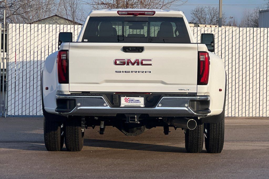 Used 2026 GMC Sierra 3500 SLT w/ SLT Premium Package AWD/4WD image 5