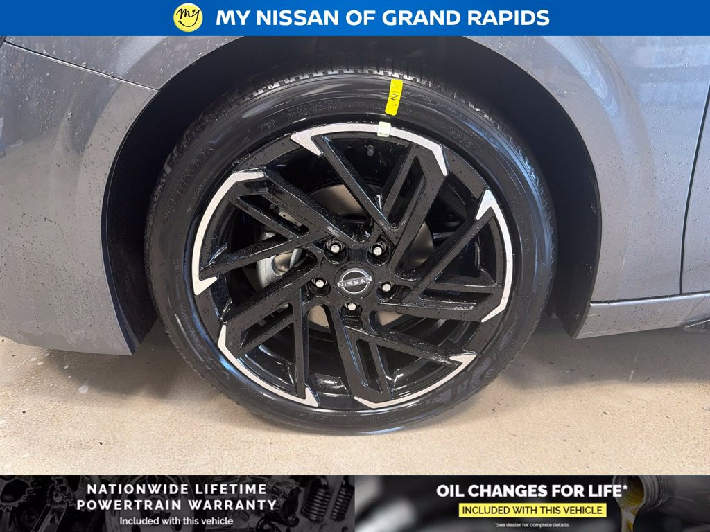 New 2026 Nissan Sentra SR w/ SR Premium Package FWD image 10