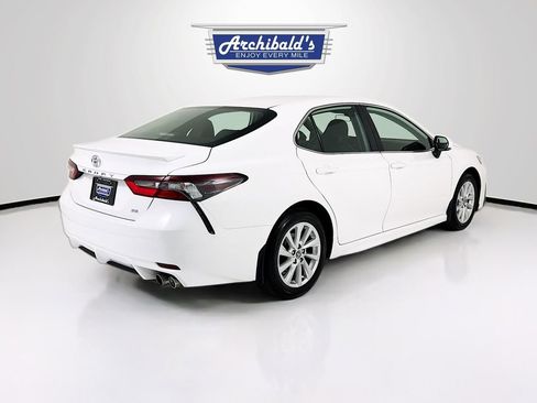 Used 2024 Toyota Camry SE FWD image 7