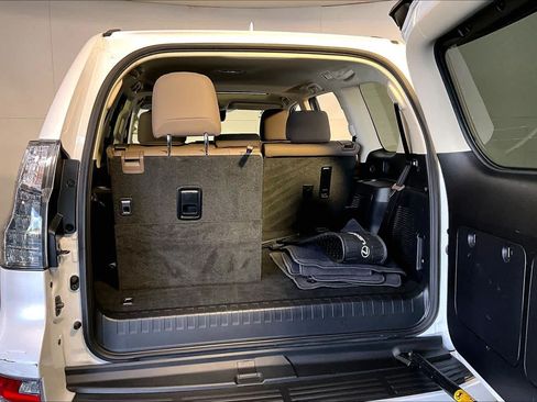 Used 2023 Lexus GX 460 Premium w/ Premium Package AWD/4WD image 36